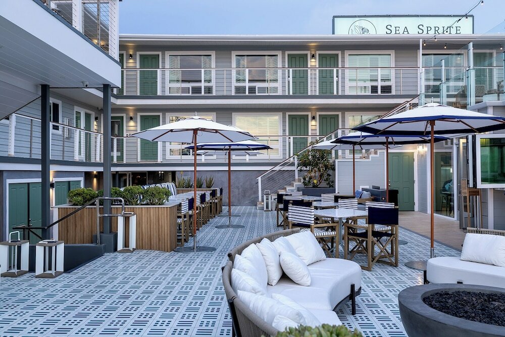 Фото Sea Sprite Oceanfront Hotel