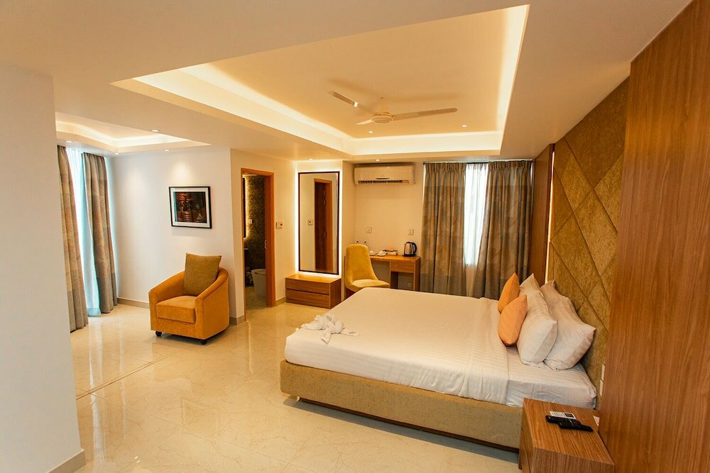Фото Royal Raj Hotel