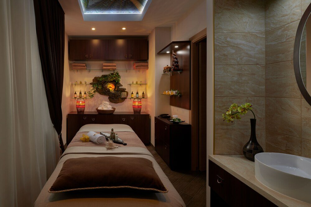 Фото Honour and Grace Hotel