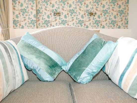 Фото The Cumberland Hotel