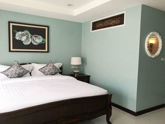 Фото The Velvet Orchid