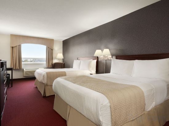 Фото Days Inn & Suites by Wyndham Brandon