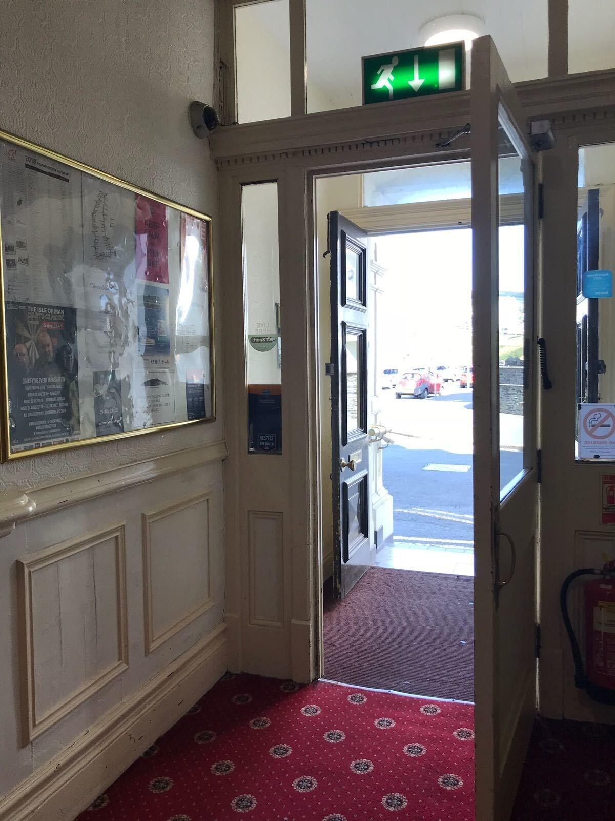 Фото Falcon's Nest Self Catering Apartments