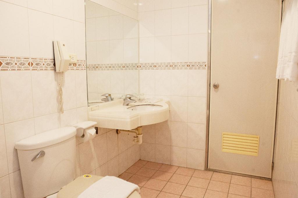 Фото Regal International Hotel