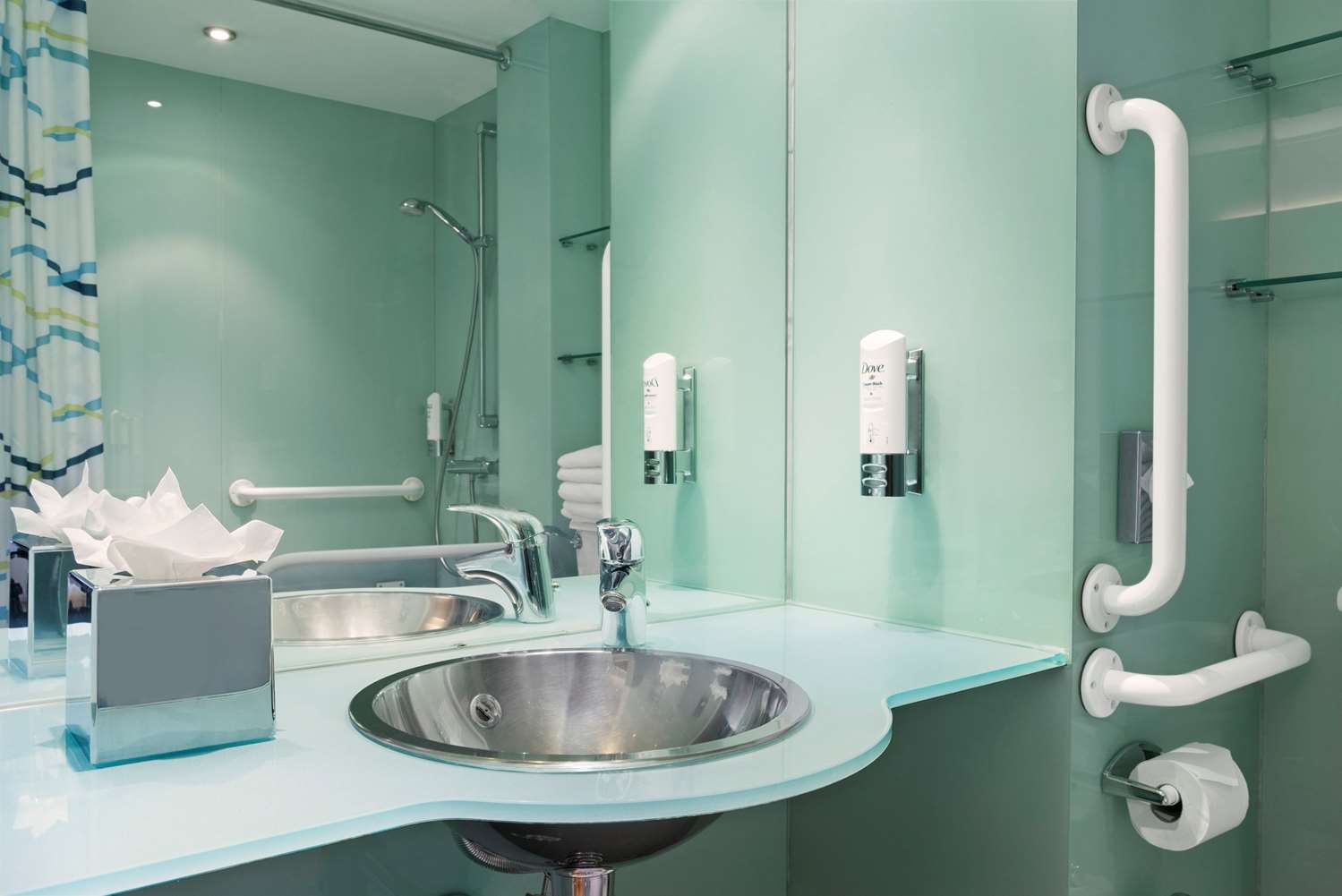 Фото Holiday Inn Bournemouth, an Ihg Hotel