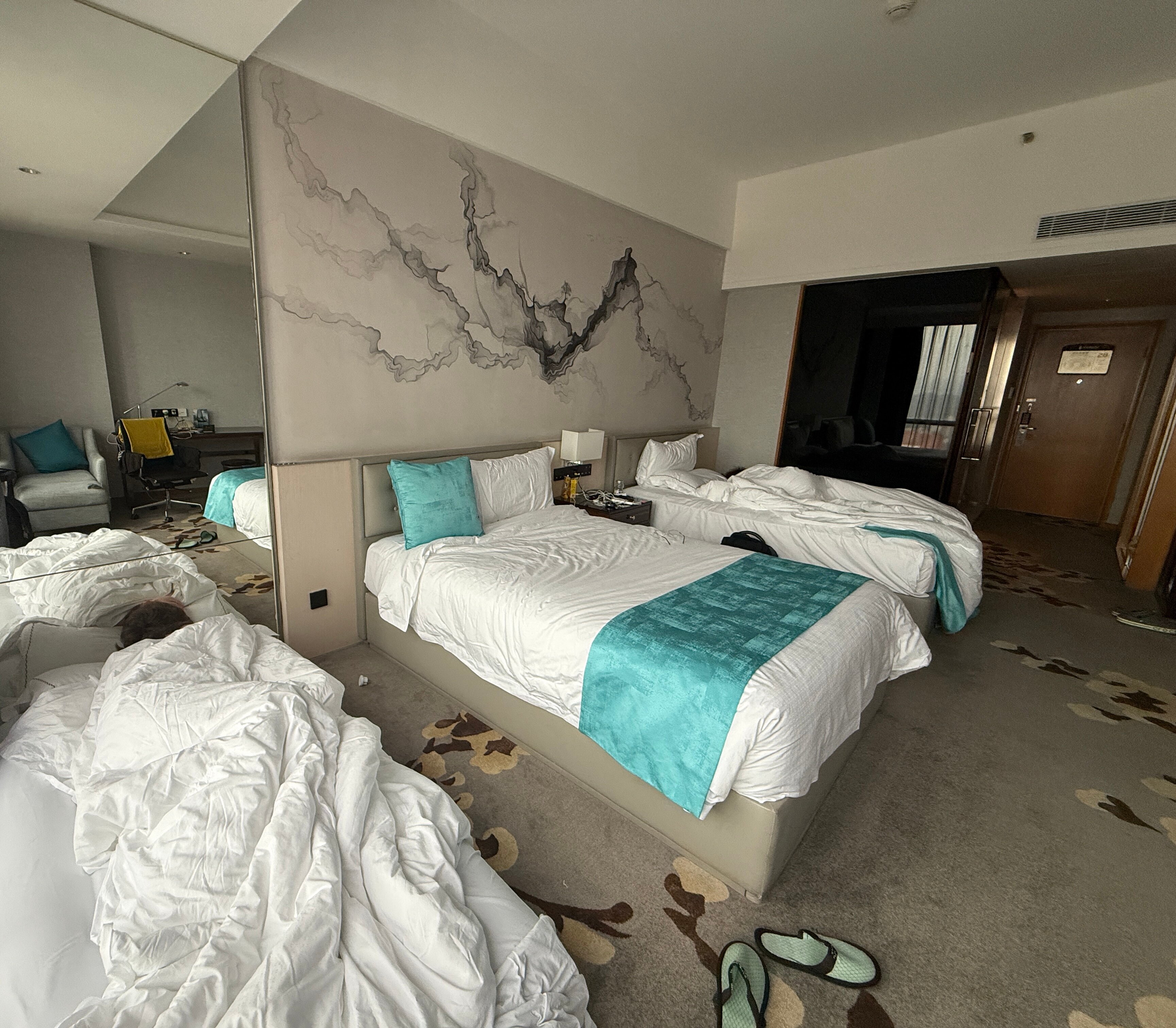 Фото Huaqiang Plaza Hotel Shenzhen