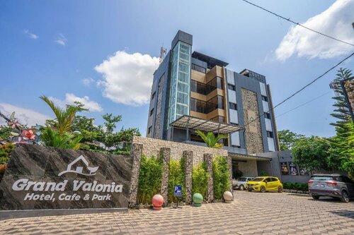 Гостиница Grand Valonia в Джембере
