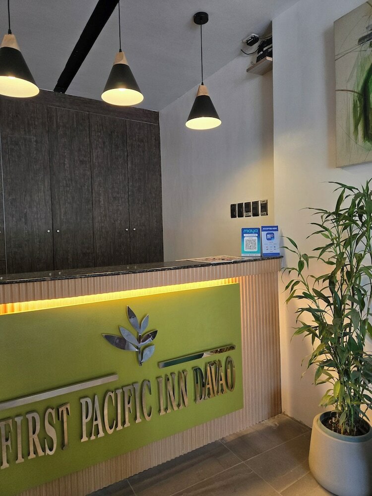 Фото First Pacific Inn