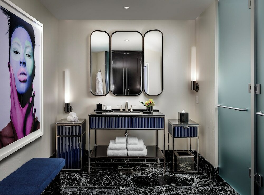 Фото Bisha Hotel Toronto