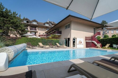 Гостиница Logis Hôtel l'Arc en Ciel в Тонон-ле-Бене
