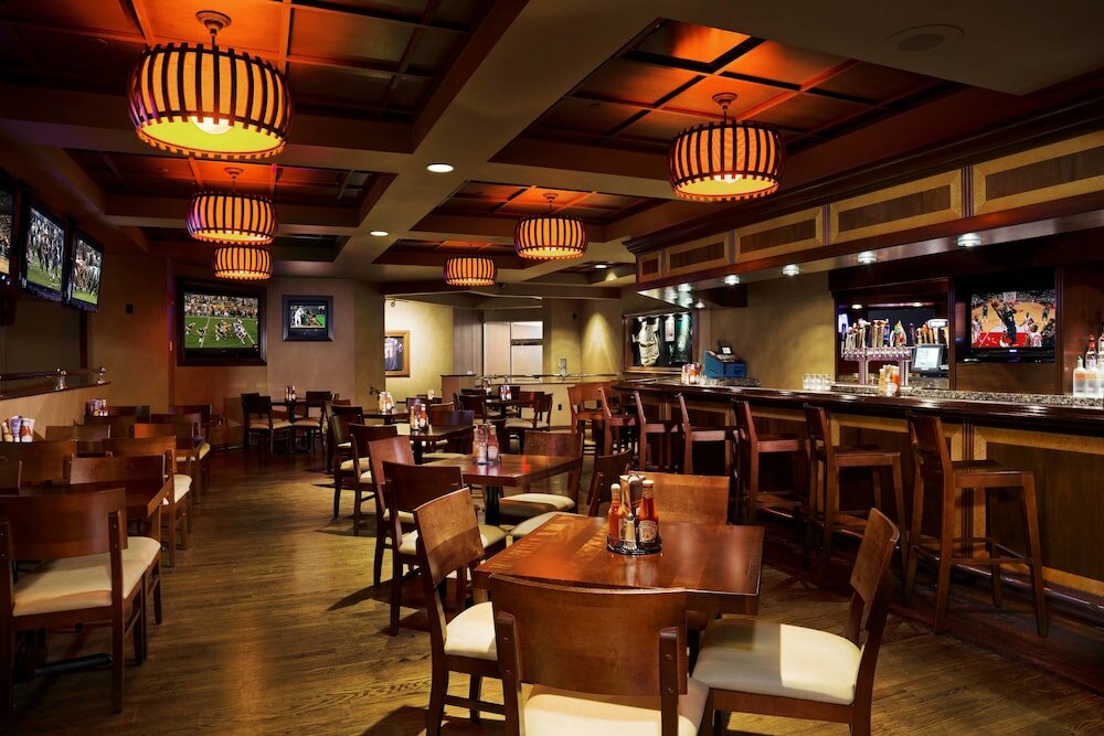 Фото Sheraton Springfield Monarch Place Hotel