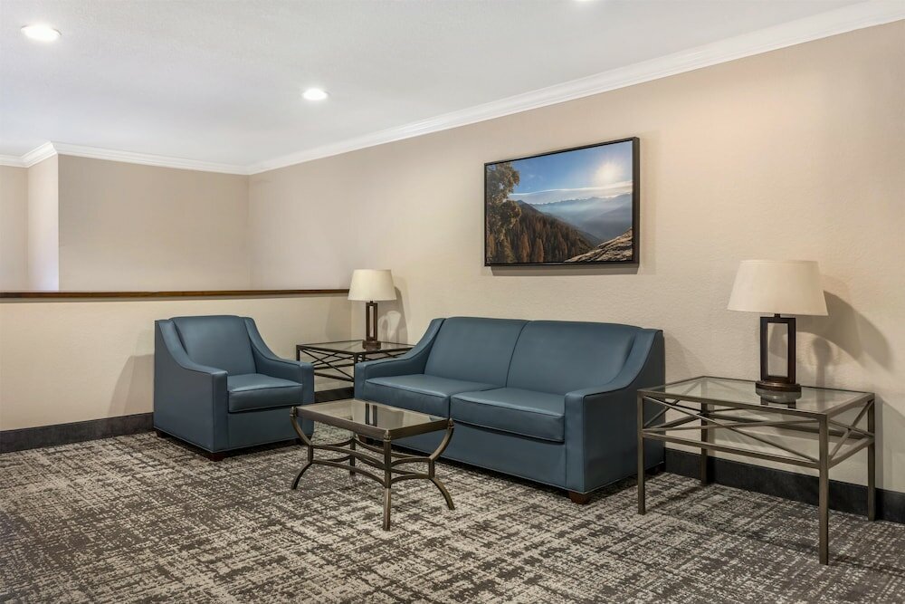 Фото Best Western Town & Country Lodge