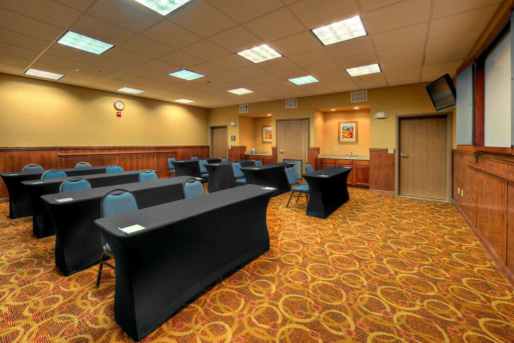 Фото Hampton Inn & Suites Palmdale