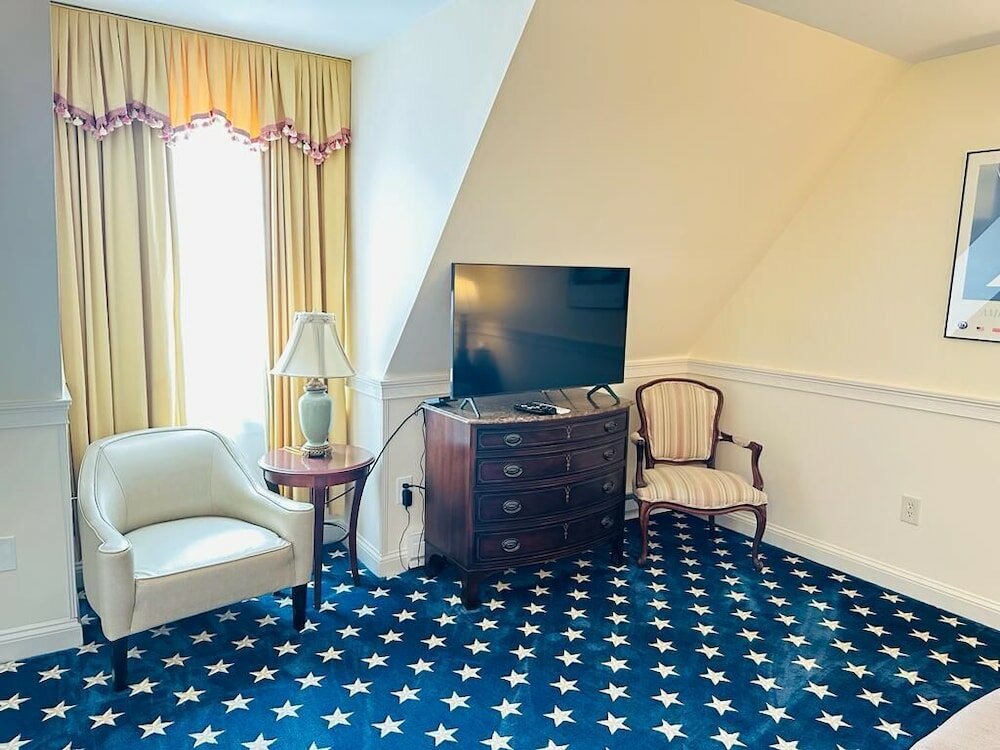 Фото Americas Cup Inn