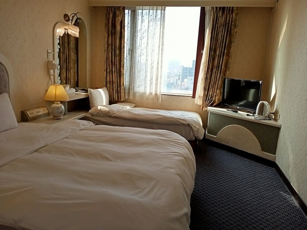 Фото Chungli Business Hotel