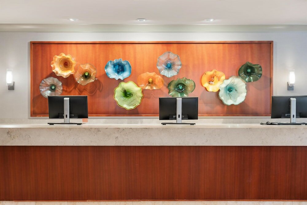 Фото Silver Cloud Hotel Bellevue Eastgate