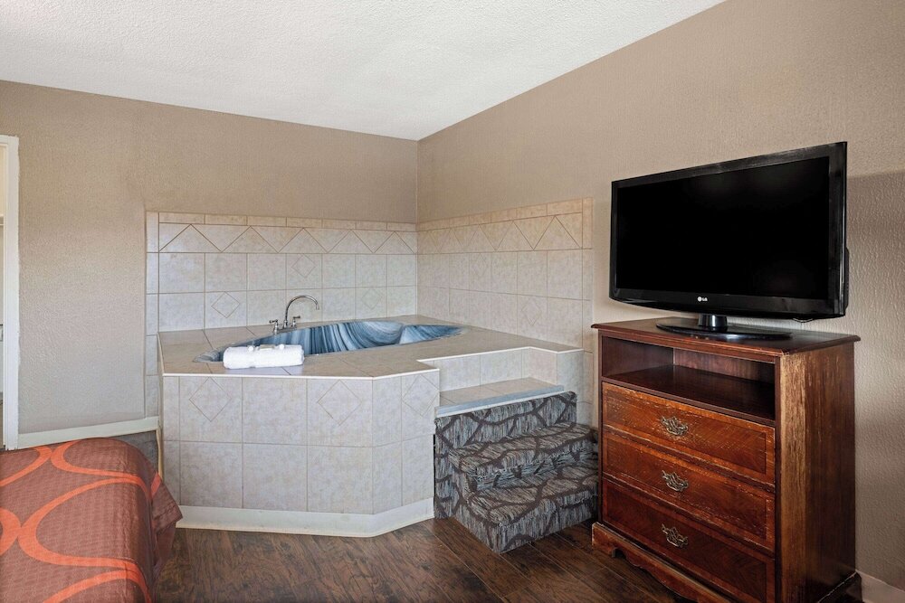Фото Super 8 by Wyndham Youngstown/Girard