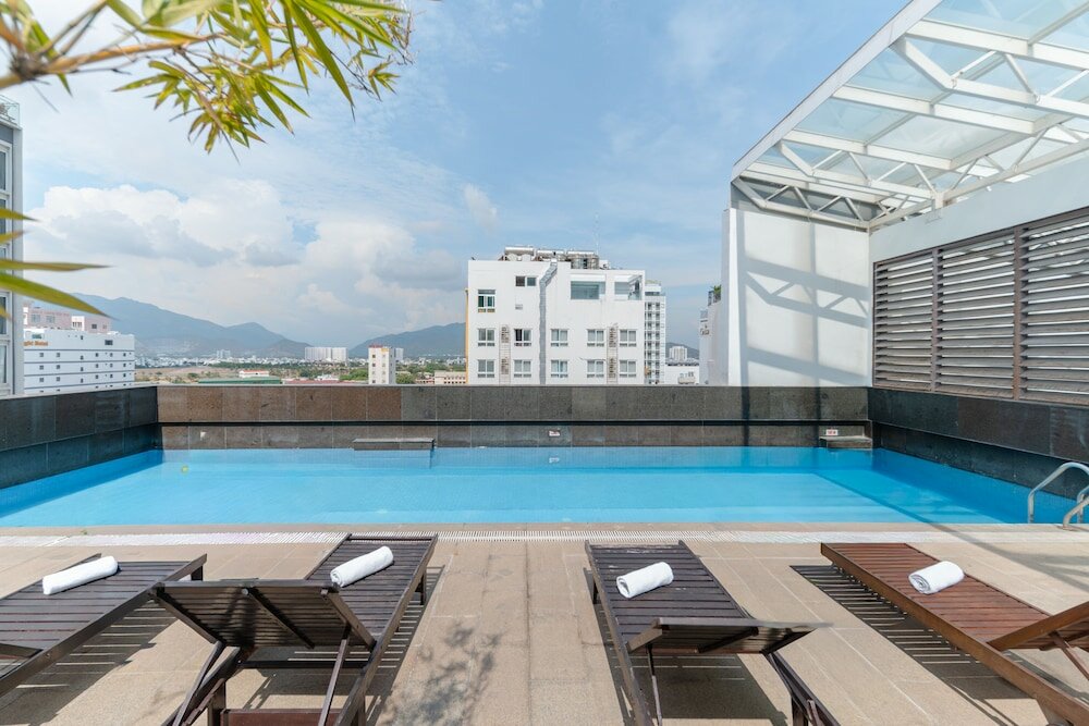 Фото Nhi Phi Hotel