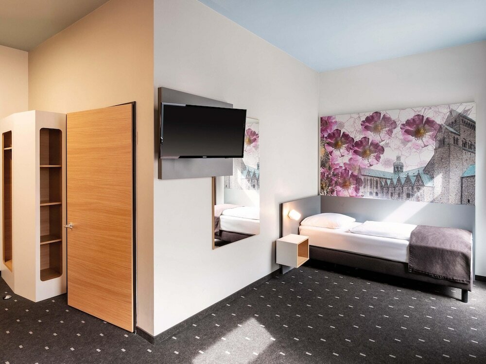 Фото B&b Hotel Hildesheim