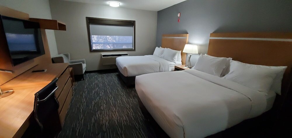 Фото Wingate by Wyndham Lethbridge