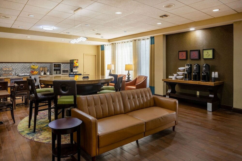 Фото Baymont by Wyndham Columbus Ga