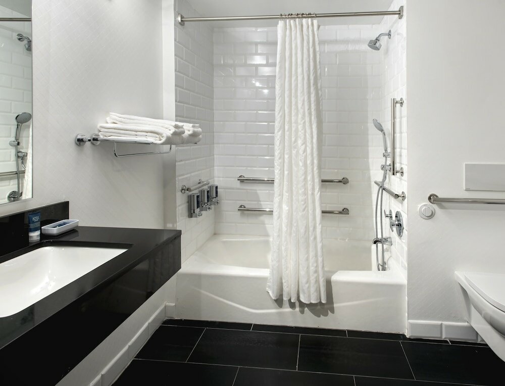 Фото Four Points by Sheraton Manhattan SoHo Village