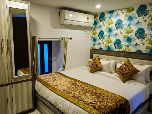 Внешний вид отеля Dwivedi Hotels Hotel Elena в Варанаси, фото 1