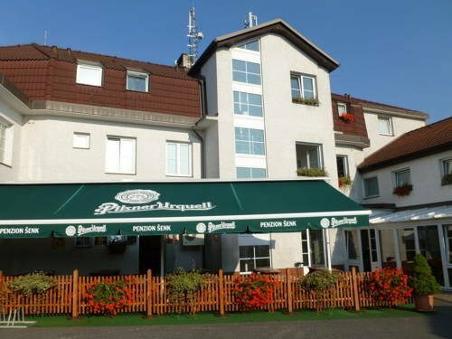 Гостиница Penzion A Restaurace Šenk в Пардубицком крае