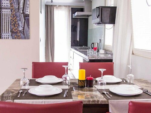 Гостиница Red Mango Apartment Hotel в Такоради