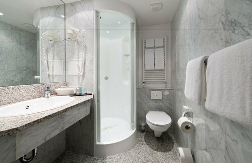 Гостиница Leonardo Hotel Hannover Airport в Ведемарке