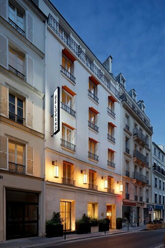 Гостиница Le Belgrand Hotel Paris Champs Elysees, Tapestry Collection by Hilton в Париже