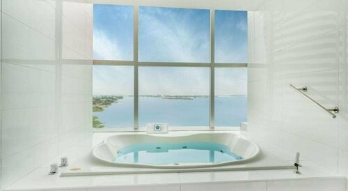 Гостиница Wyndham Guayaquil Puerto Santa Ana в Гуаякиле