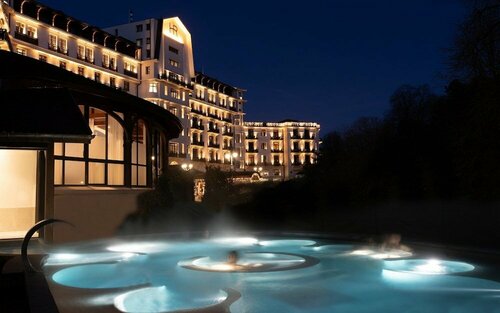 Гостиница Hôtel Royal в Эвиан-ле-Бене