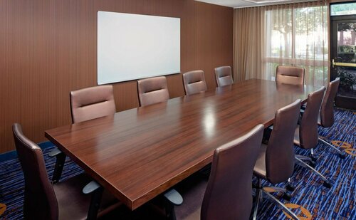 Гостиница Courtyard by Marriott Oakland Airport в Сан Леандро