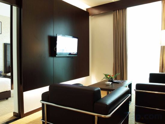 Фото Symphony Suites