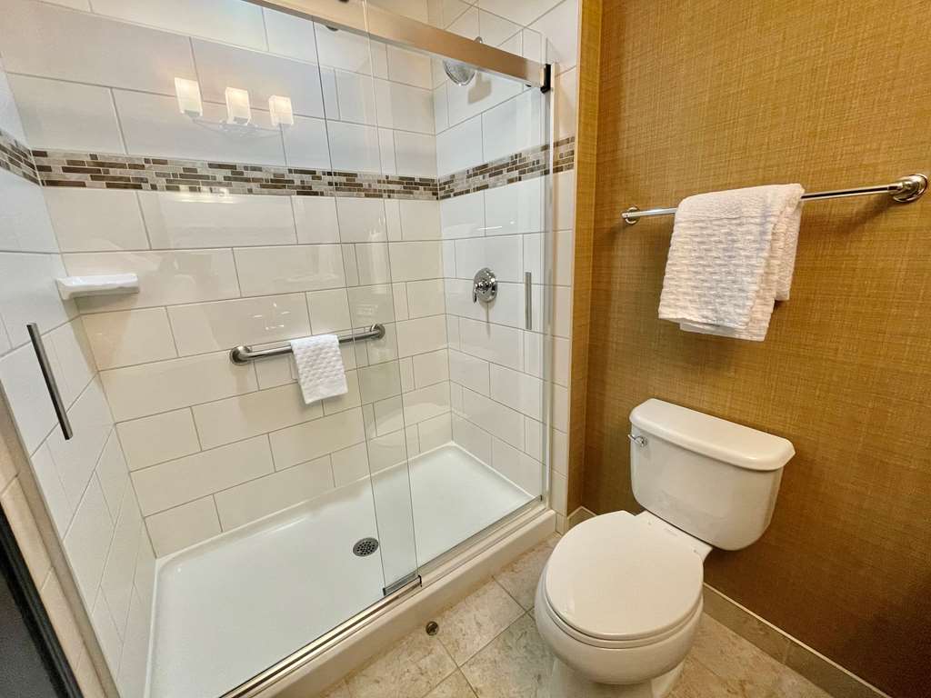 Фото Best Western Plus Okotoks Inn & Suites