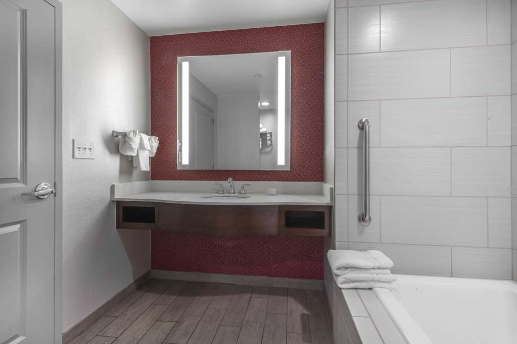 Фото Hilton Garden Inn Raleigh-Cary