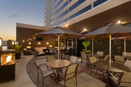 Гостиница Hilton Chicago/Oak Brook Suites в Элмхерсте