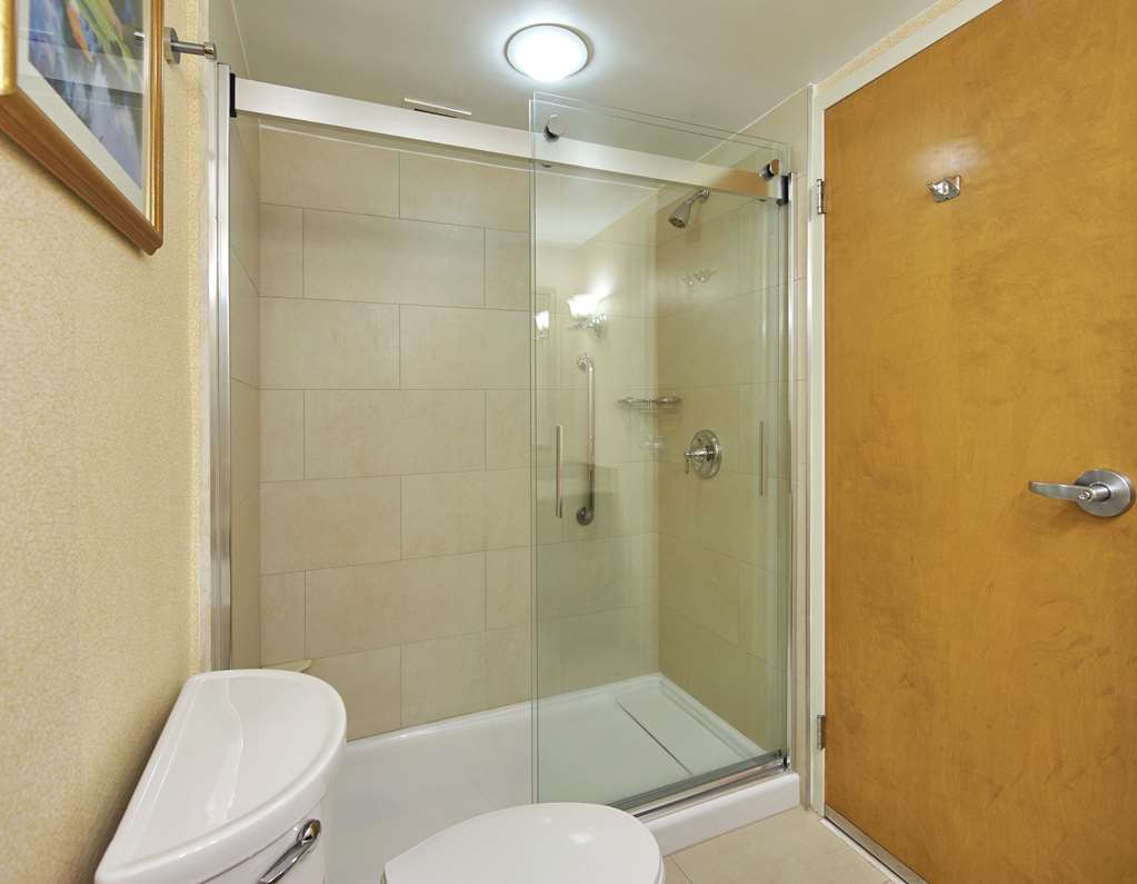 Фото Hilton Raleigh North Hills