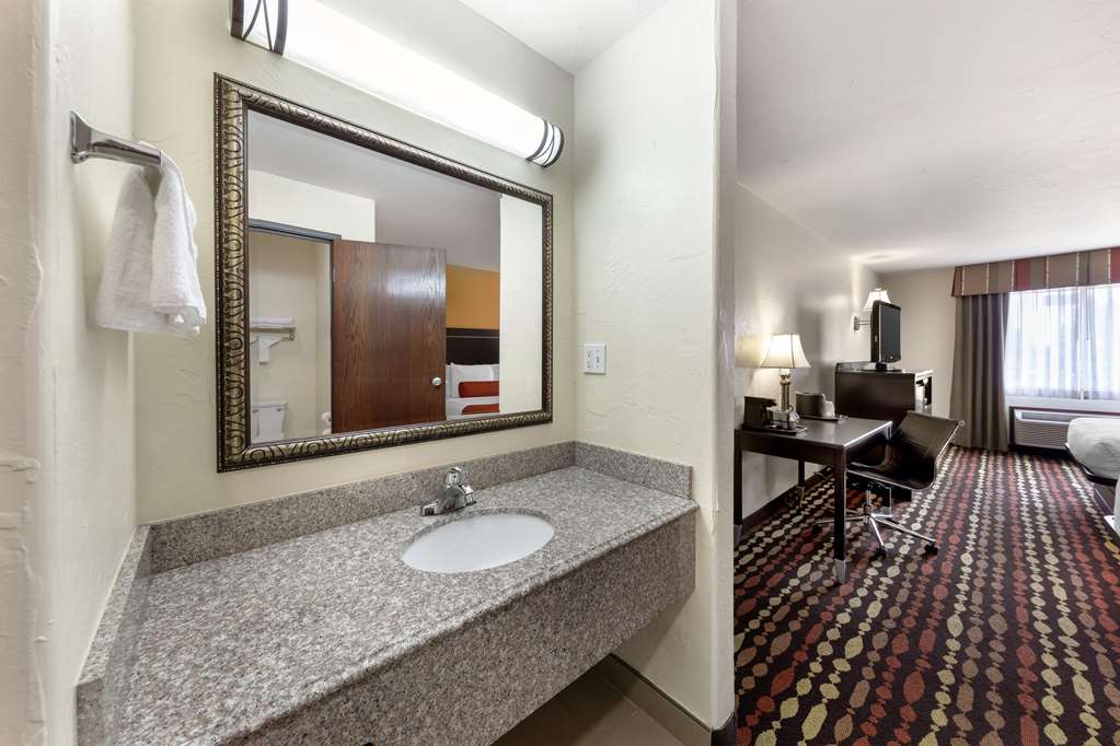 Фото Best Western Greentree Inn & Suites