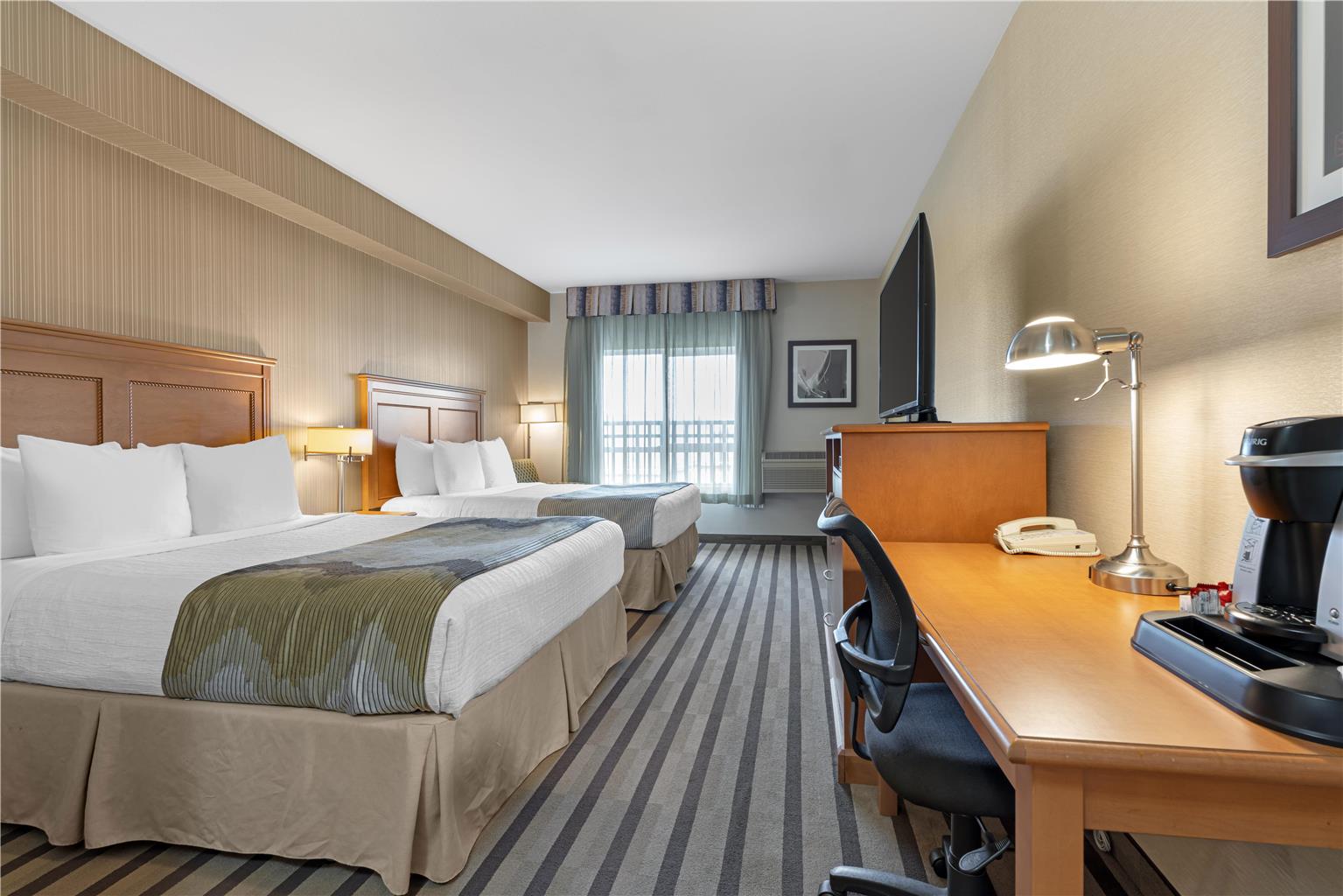 Фото Best Western King George Inn & Suites