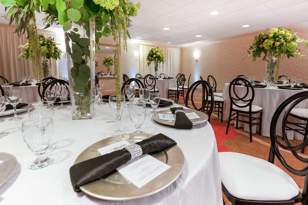 Фото Hilton Garden Inn Pittsburgh University Place