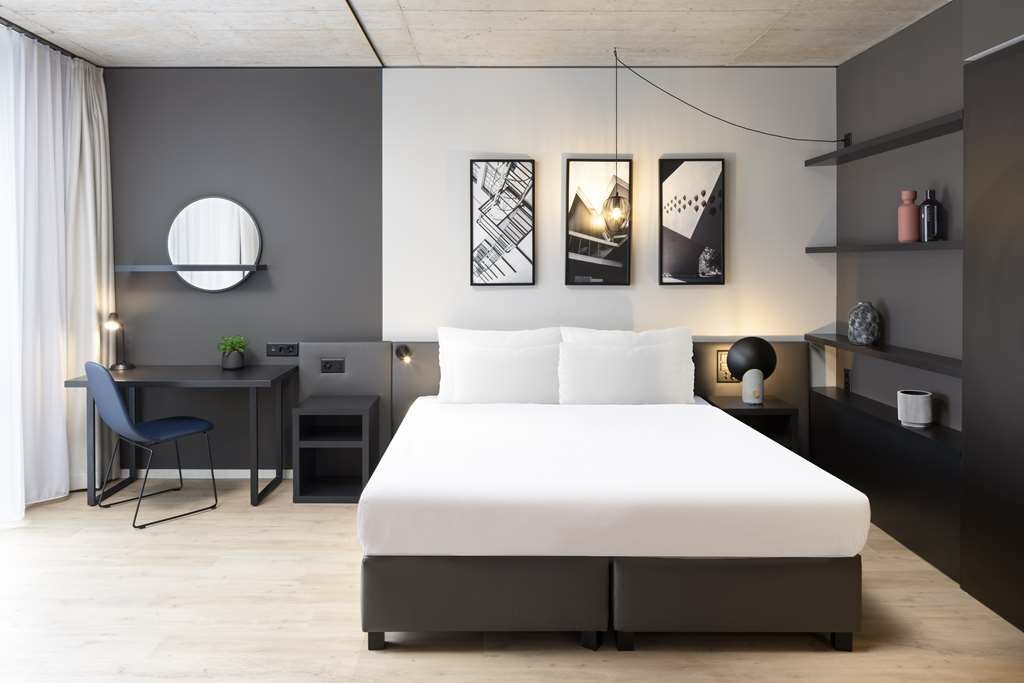 Фото Radisson Hotel & Suites Zurich 