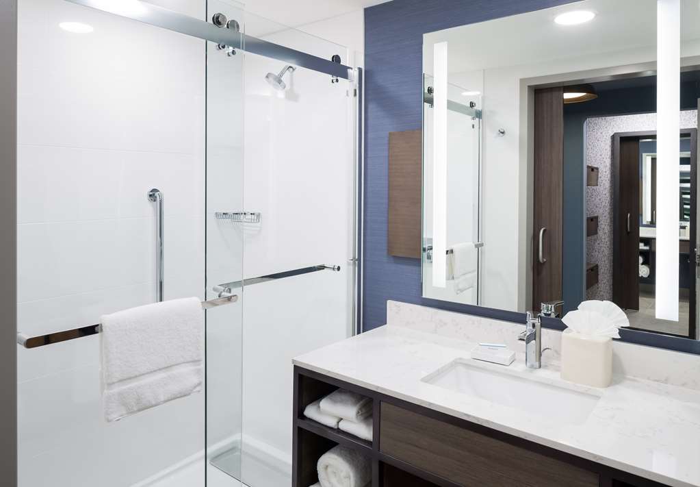 Фото Hilton Garden Inn Madison Downtown