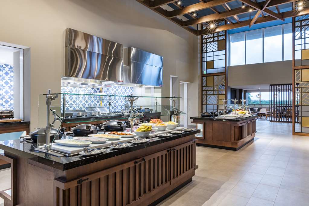 Фото Embassy Suites by Hilton Aruba Resort