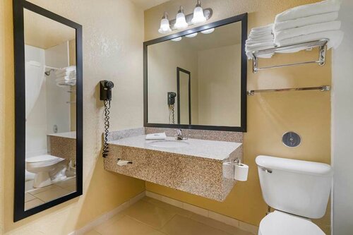Гостиница Best Western Green Bay Inn Conference Center в Грин Бэй