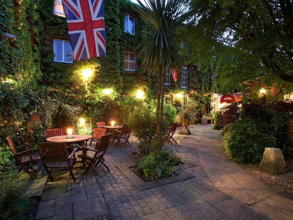 Фото Mercure Salisbury White Hart Hotel