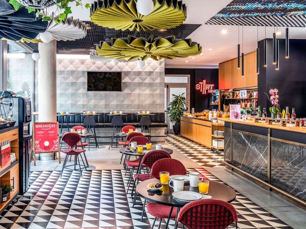 Фото Ibis Barcelona Plaza Glories 22