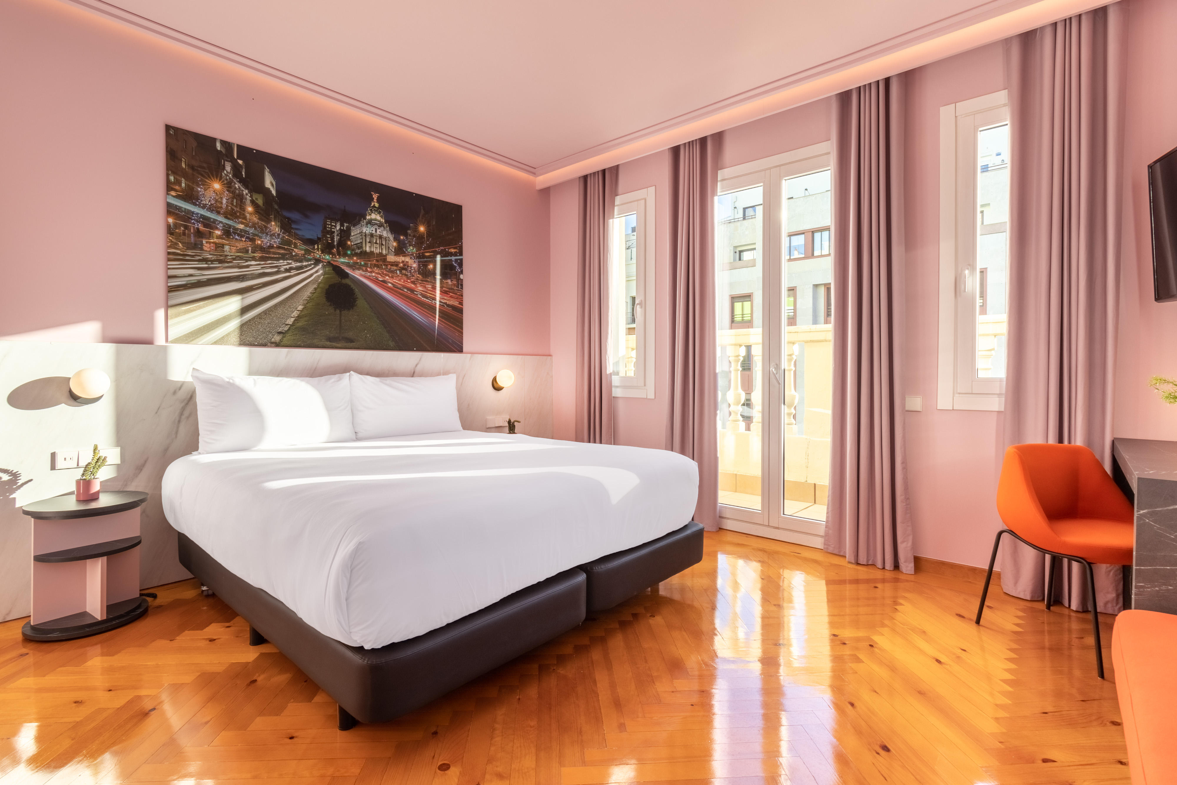 Фото Ikonik Gran VIA