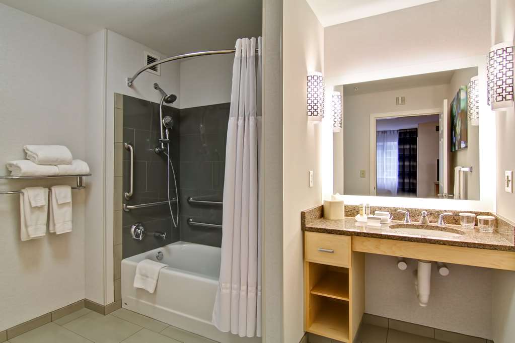 Фото Homewood Suites by Hilton Stratford